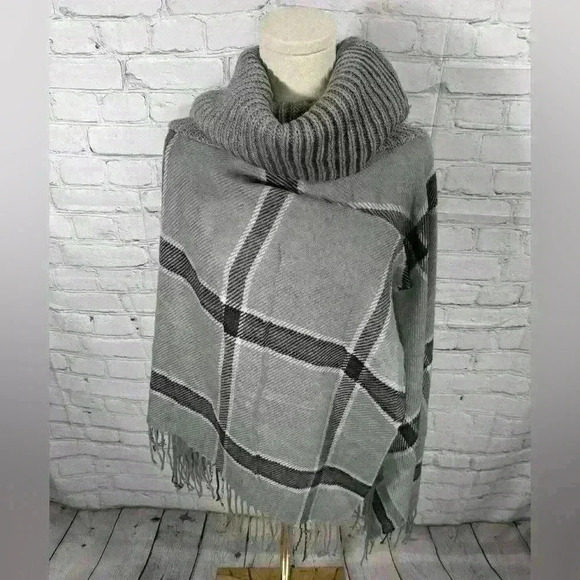 APT 9 Gray Plaid Printed Poncho, turtle neck, One Size - Picture 1 of 5